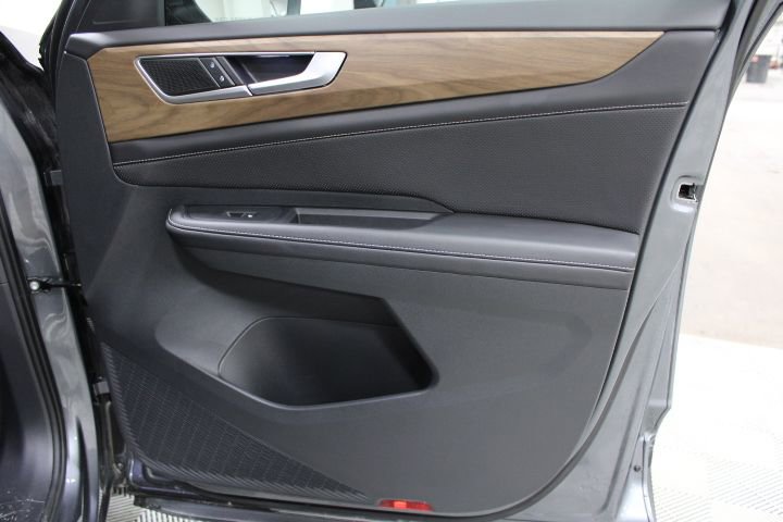 Used 2024 Volkswagen Atlas SE image 19