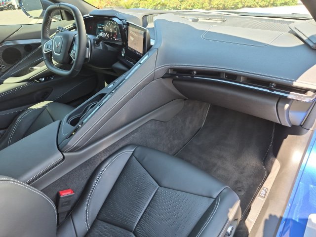 Used 2023 Chevrolet Corvette Stingray Preferred Cpe w/ Z51 Performance Package RWD image 28