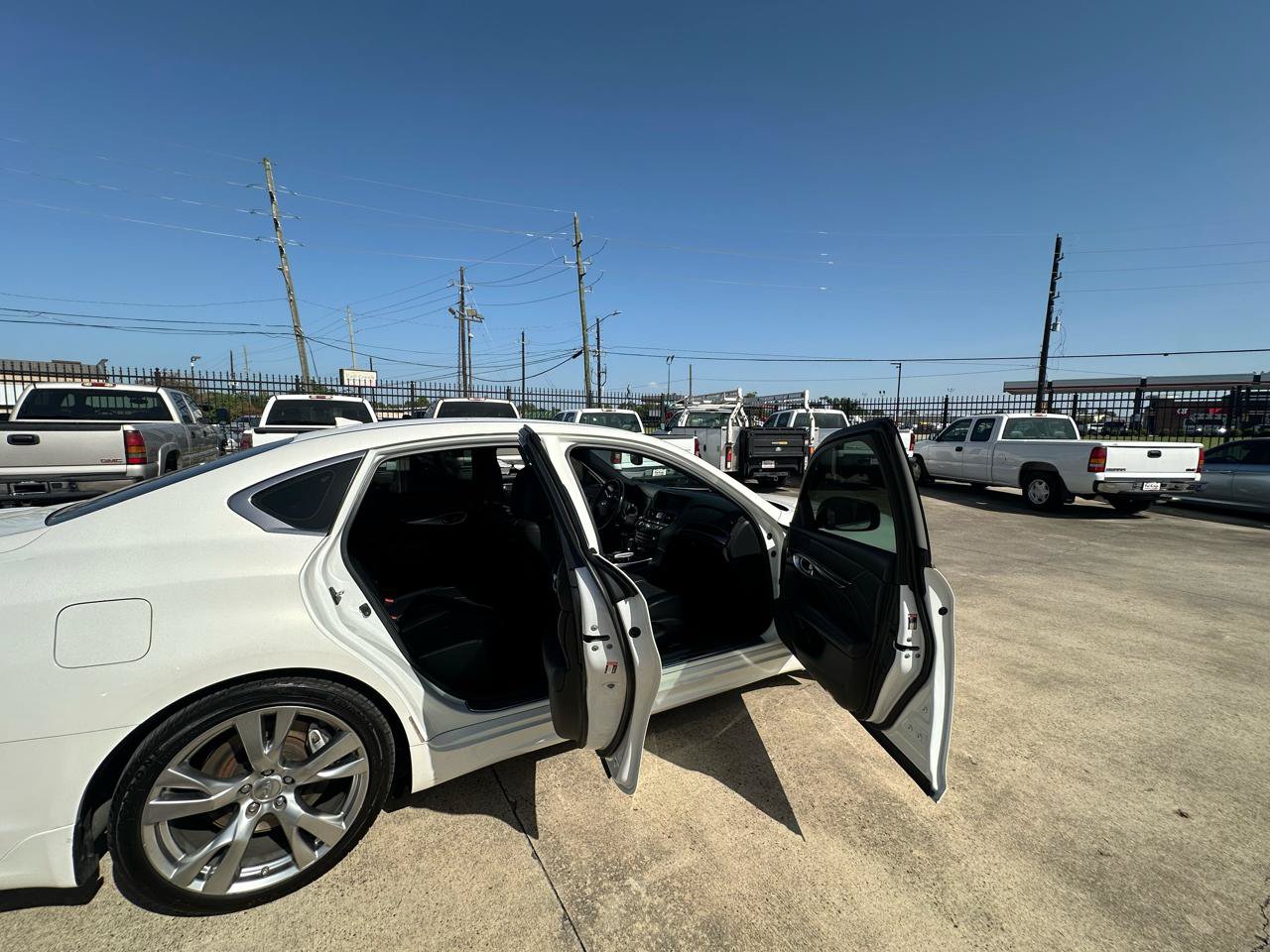 Used 2015 INFINITI Q70 5.6 w/ Sport Package RWD image 55