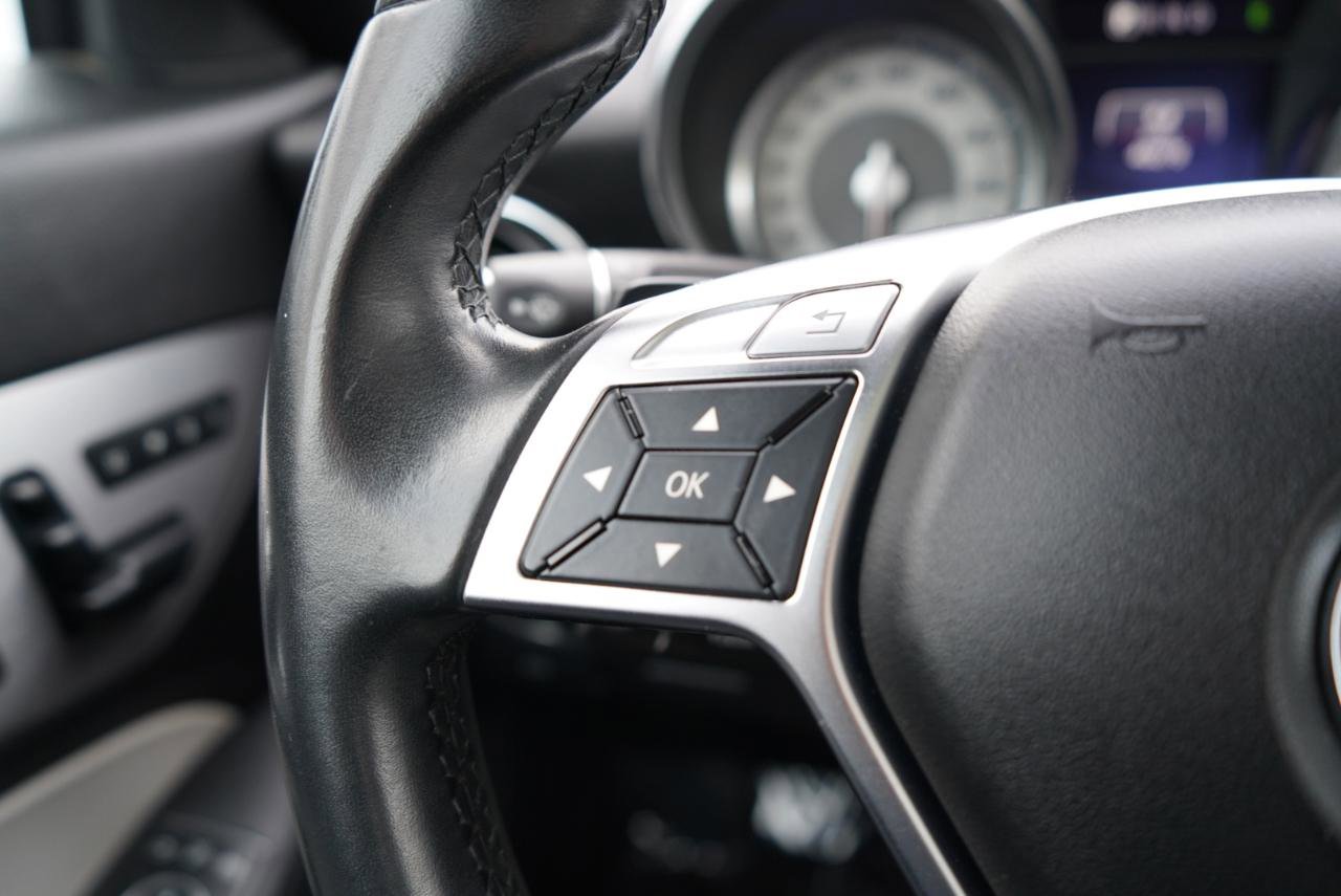 Used 2015 Mercedes-Benz SLK 250 image 43