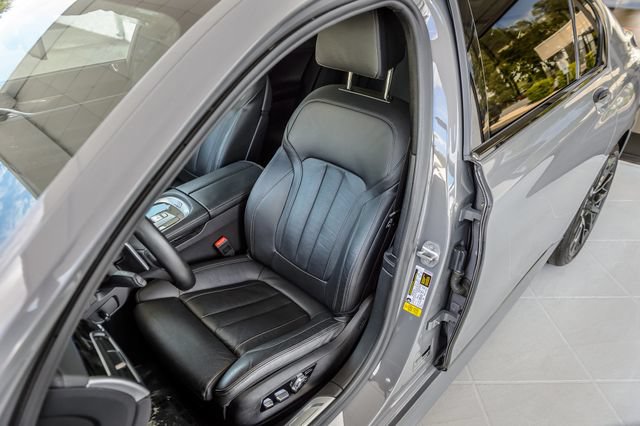 Used 2022 BMW 740i w/ M Sport Package RWD image 36