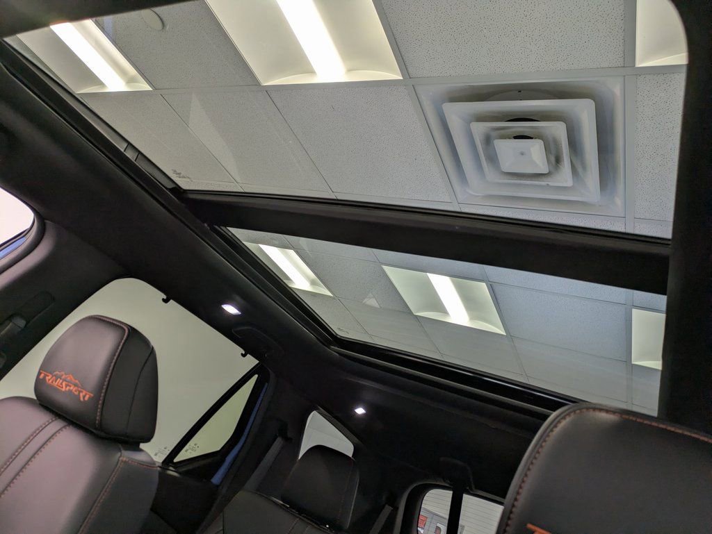 Used 2025 Honda Pilot TrailSport image 20