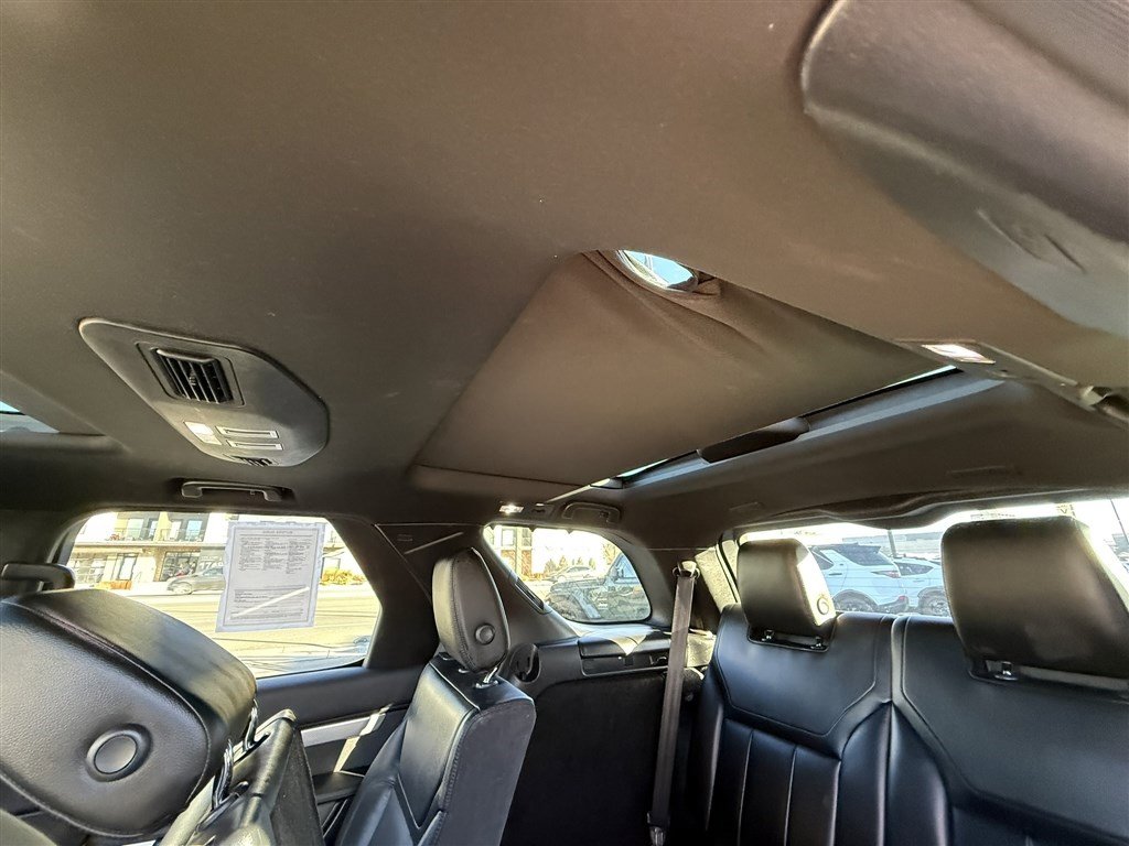 Used 2020 Land Rover Discovery Landmark image 19