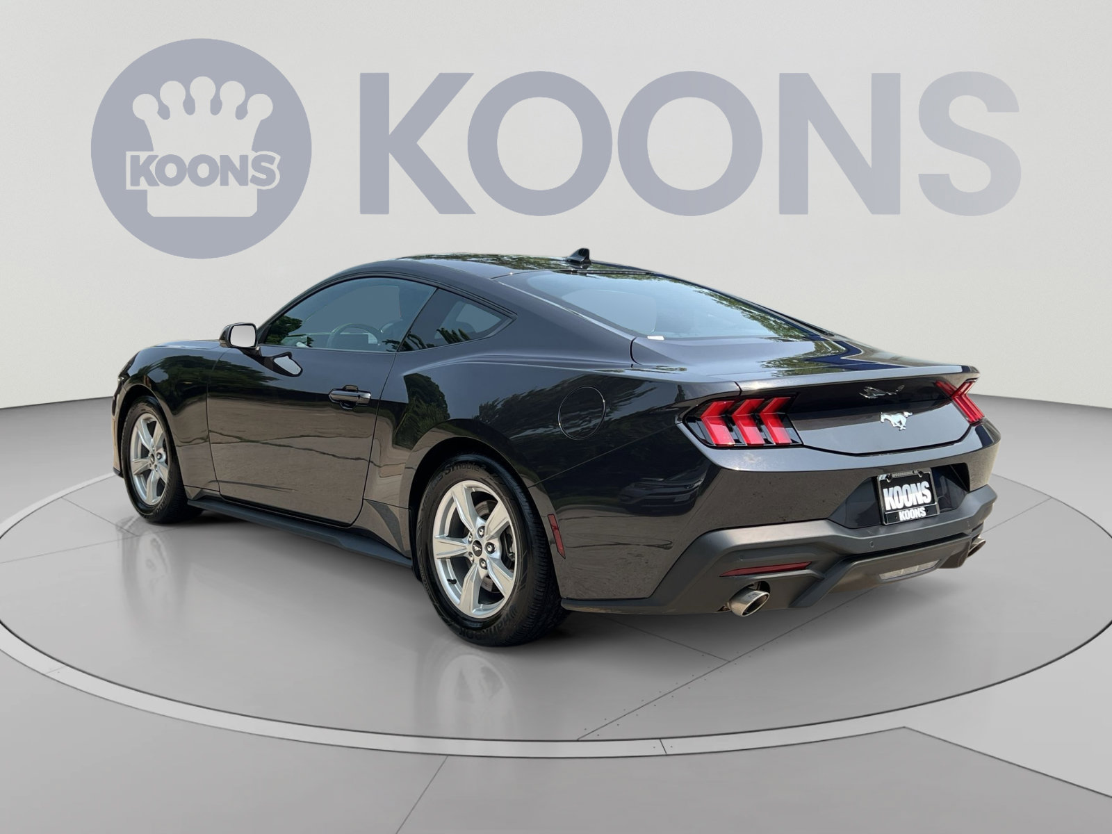 Used 2024 Ford Mustang Coupe RWD image 4