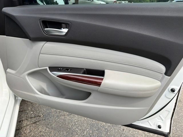Used 2015 Acura TLX V6 w/ Technology Package FWD image 32