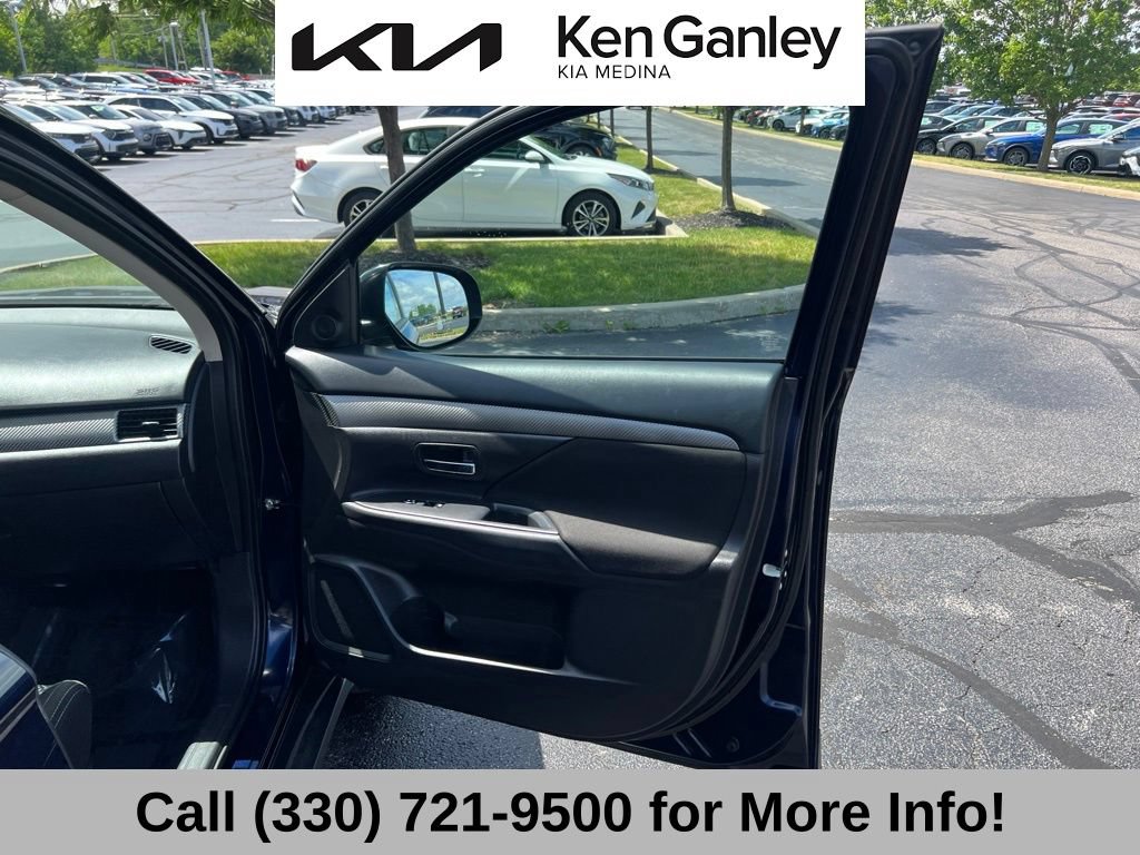 Used 2016 Mitsubishi Outlander SE AWD/4WD image 54