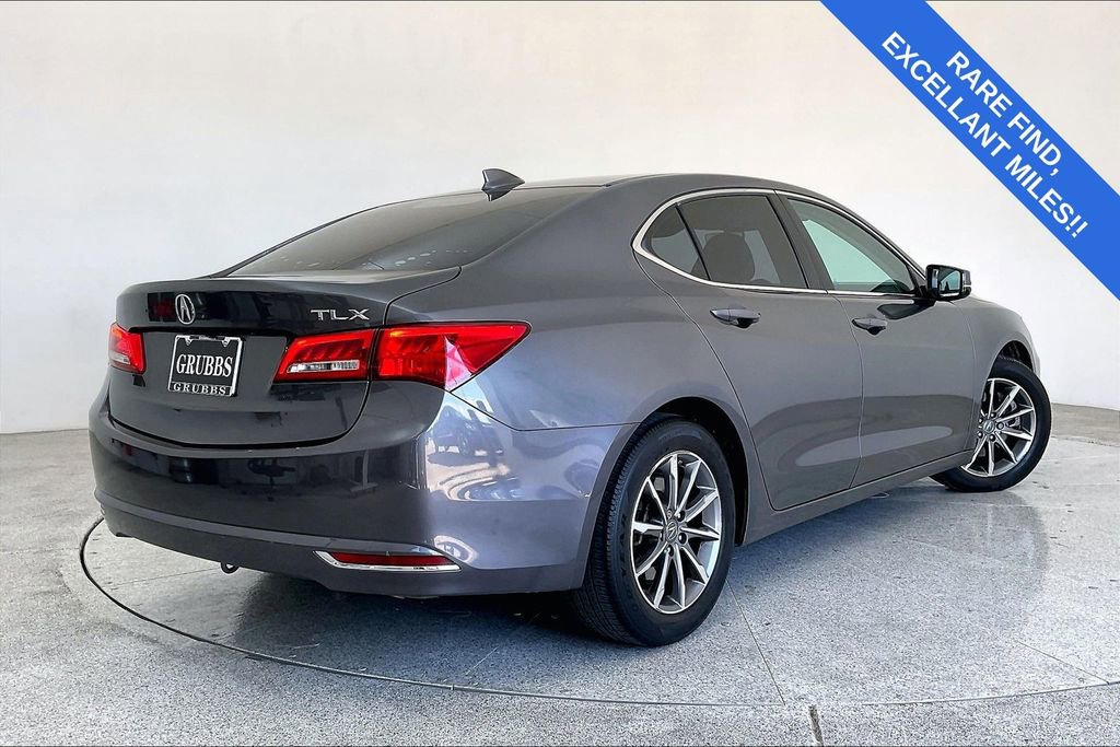 Used 2020 Acura TLX image 2