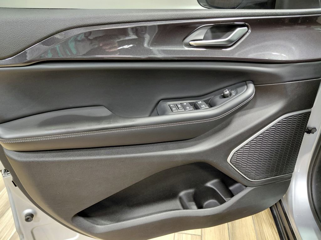 Certified 2022 Jeep Grand Cherokee L Laredo w/ Luxury Tech Group I AWD/4WD image 40