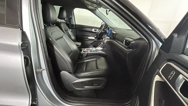 Used 2022 Ford Explorer XLT AWD/4WD image 31
