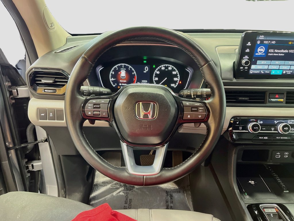 Used 2024 Honda Pilot Touring image 11