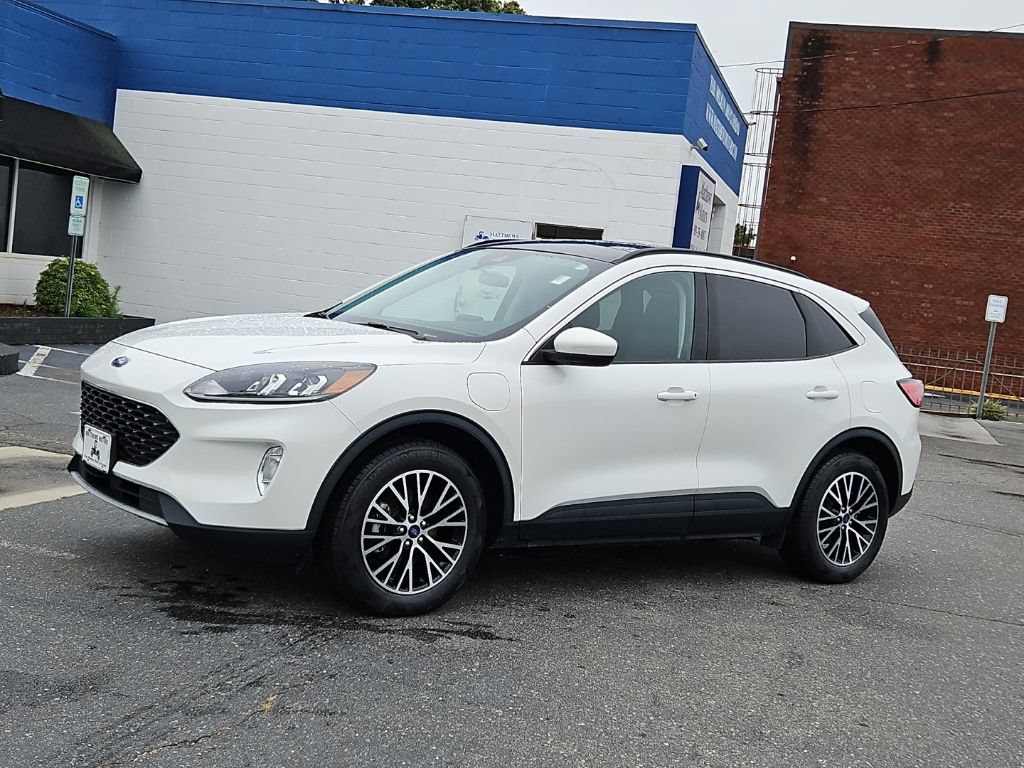 Used 2022 Ford Escape SEL w/ Technology Package FWD image 3