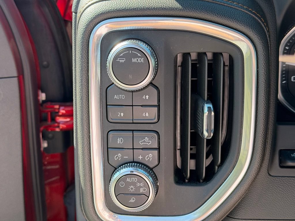 Used 2022 GMC Sierra 2500 AT4 w/ AT4 Premium Plus Package AWD/4WD image 16