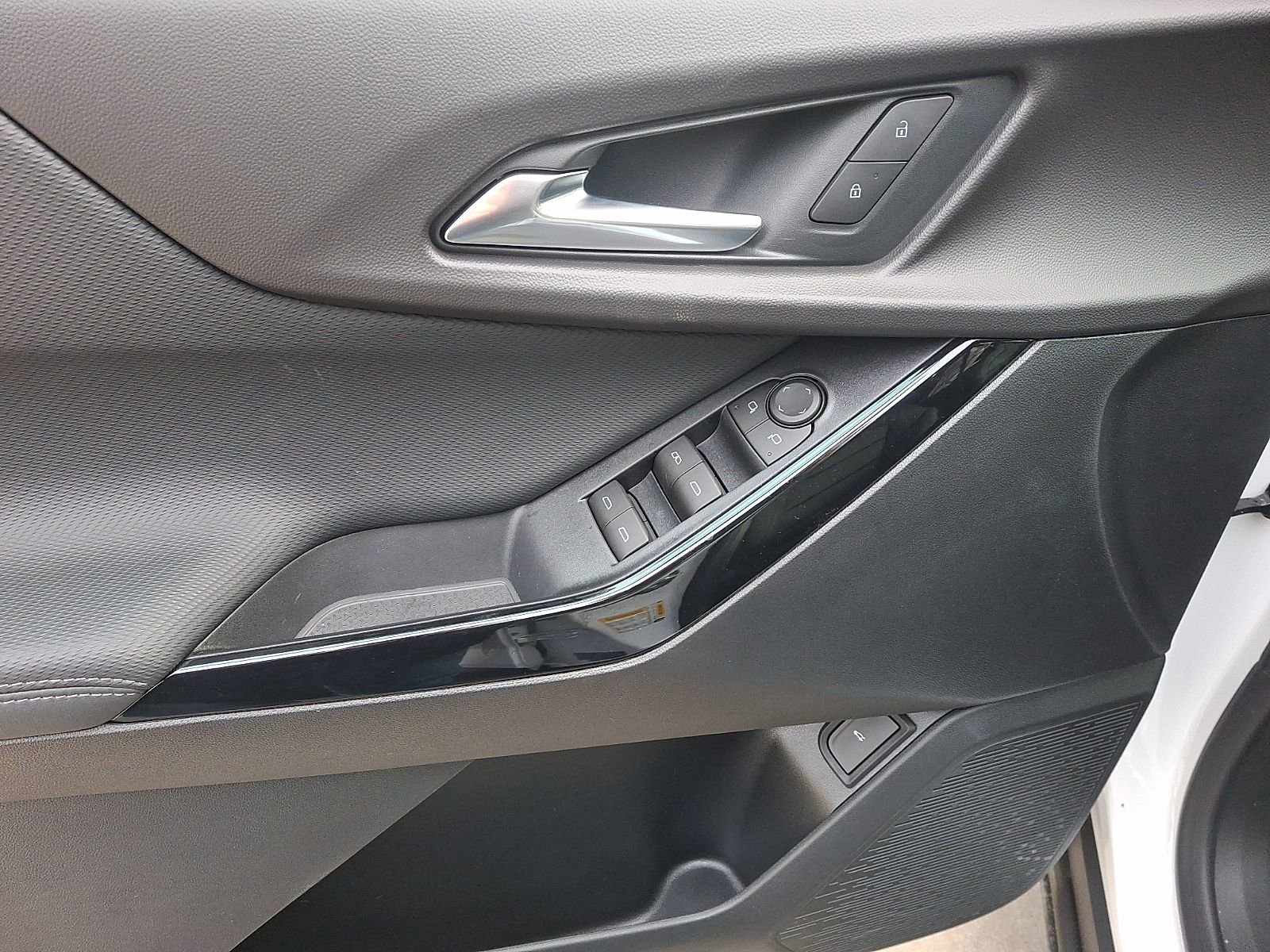 New 2026 Chevrolet Equinox LT w/ Convenience Package II image 11