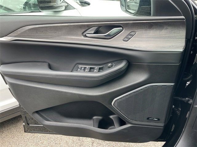 New 2024 Jeep Grand Cherokee L Limited w/ Luxury Tech Group II image 21