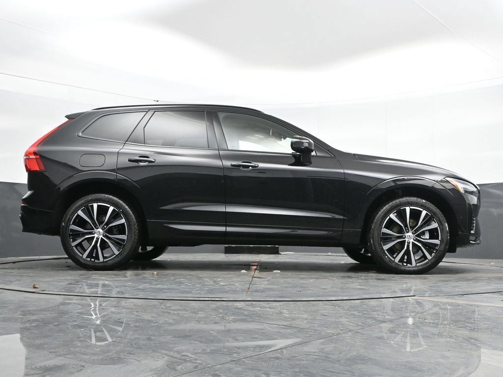 Used 2025 Volvo XC60 B5 Plus w/ Protection Package Premier AWD/4WD image 50