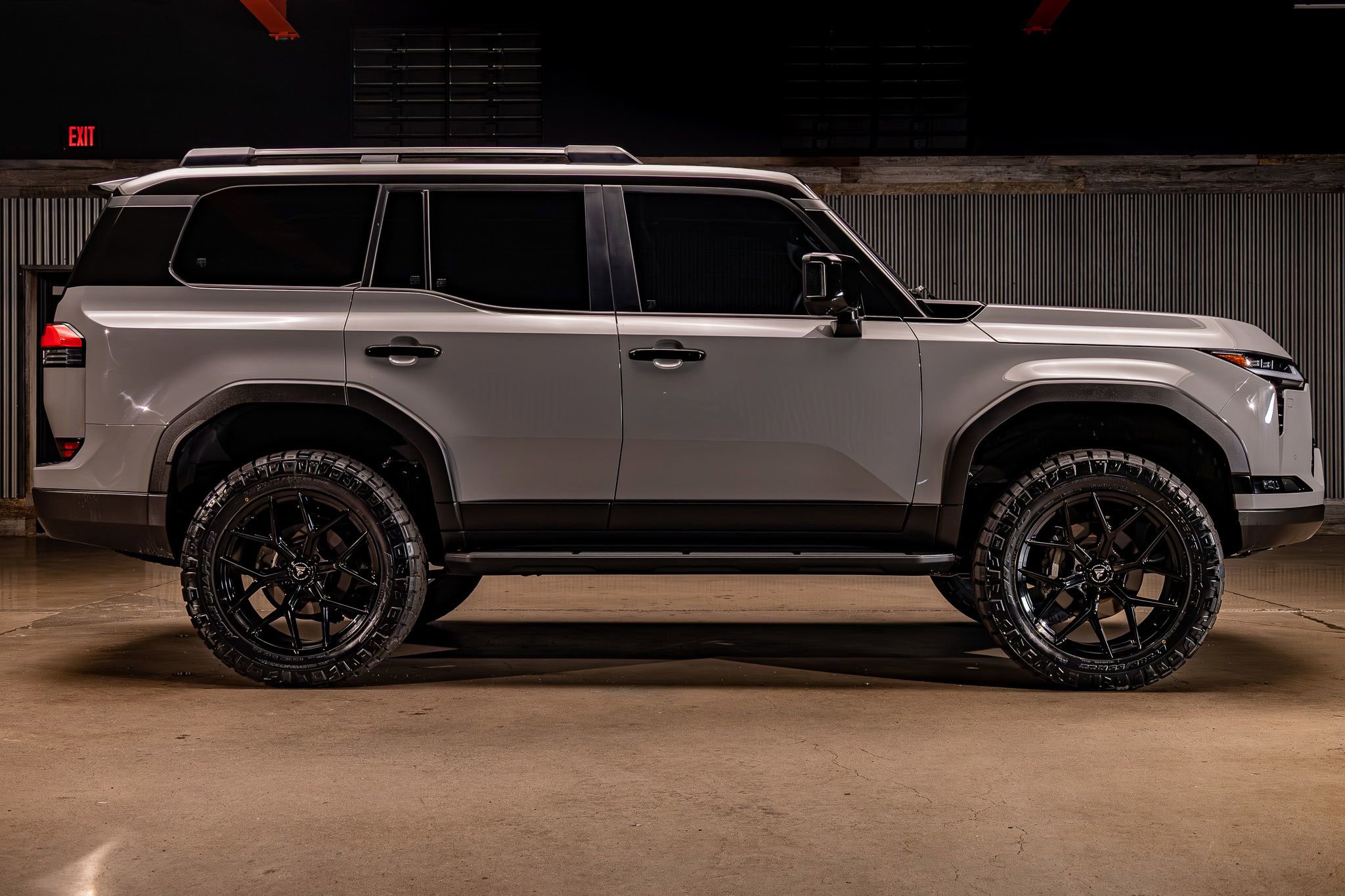 Used 2025 Lexus GX 550 550 Overtrail image 11