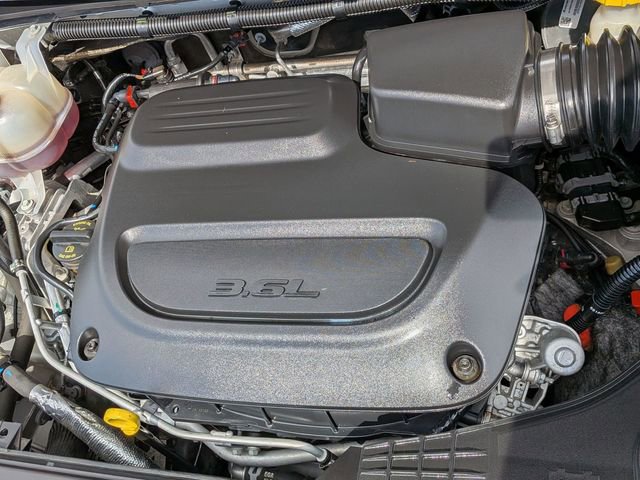 Used 2024 Chrysler Pacifica Touring-L FWD image 31