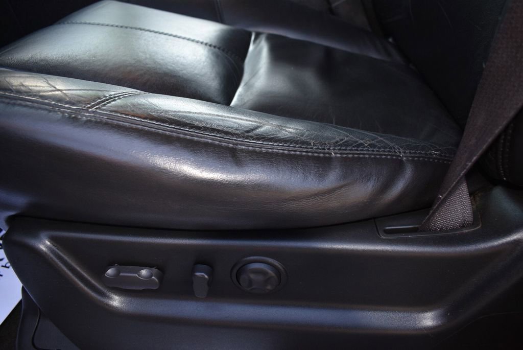 Used 2008 GMC Yukon Denali image 16