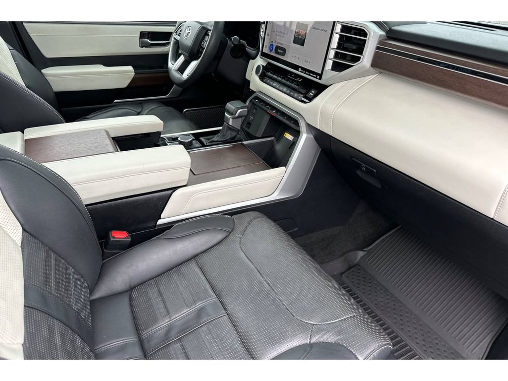 Used 2024 Toyota Sequoia Capstone AWD/4WD image 19