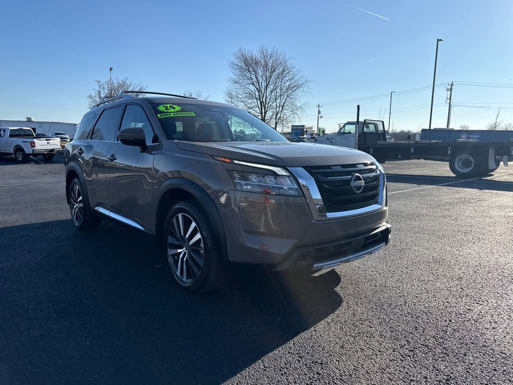 Used 2024 Nissan Pathfinder Platinum w/ Cargo Package AWD/4WD image 8