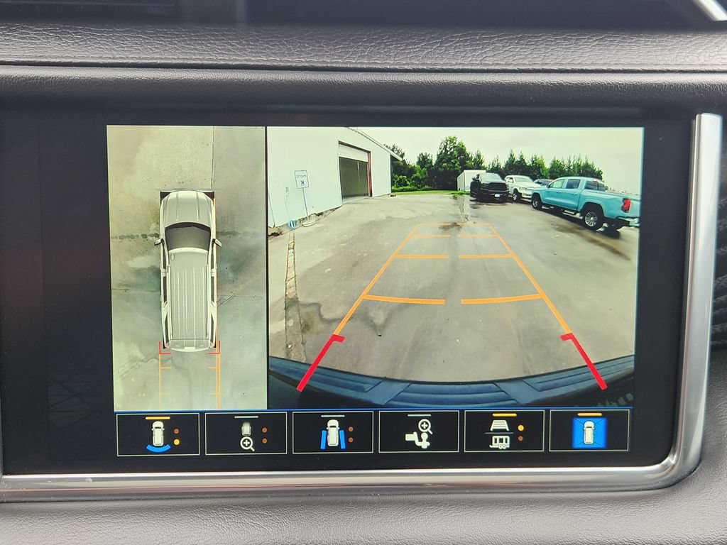 Used 2022 GMC Yukon Denali RWD image 16