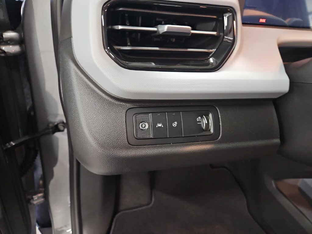 New 2027 Chevrolet Bolt LT w/ Comfort Package FWD image 17