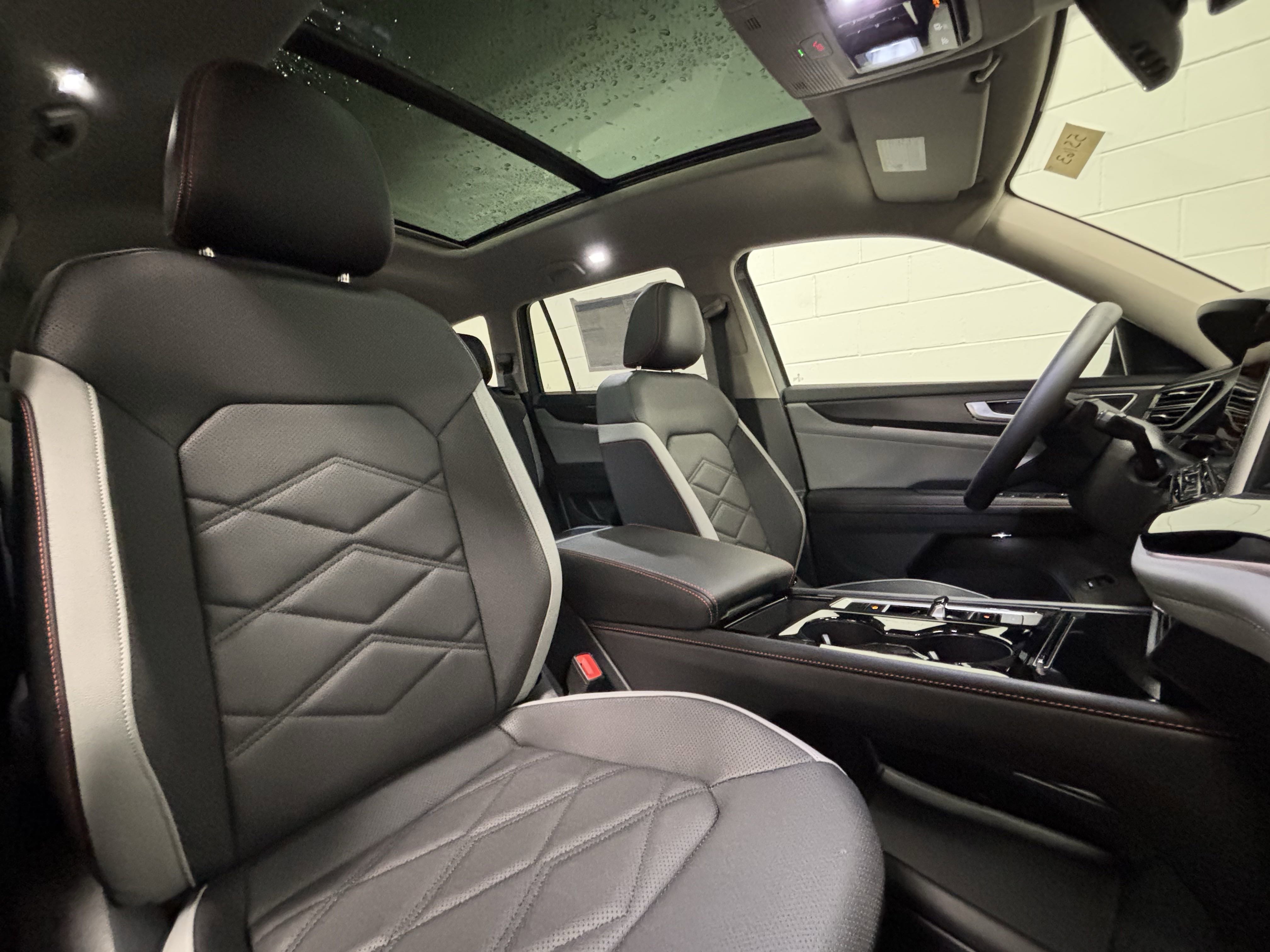 New 2025 Volkswagen Atlas Peak Edition SE image 12