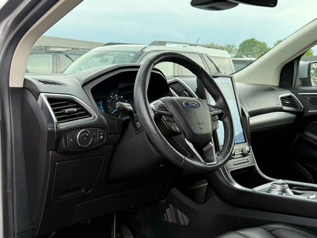 Used 2022 Ford Edge Titanium AWD/4WD image 13