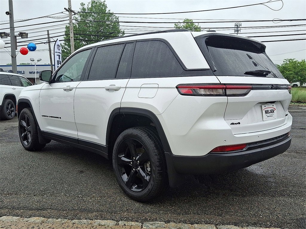 Certified 2025 Jeep Grand Cherokee Limited w/ Black Appearance Package image 22