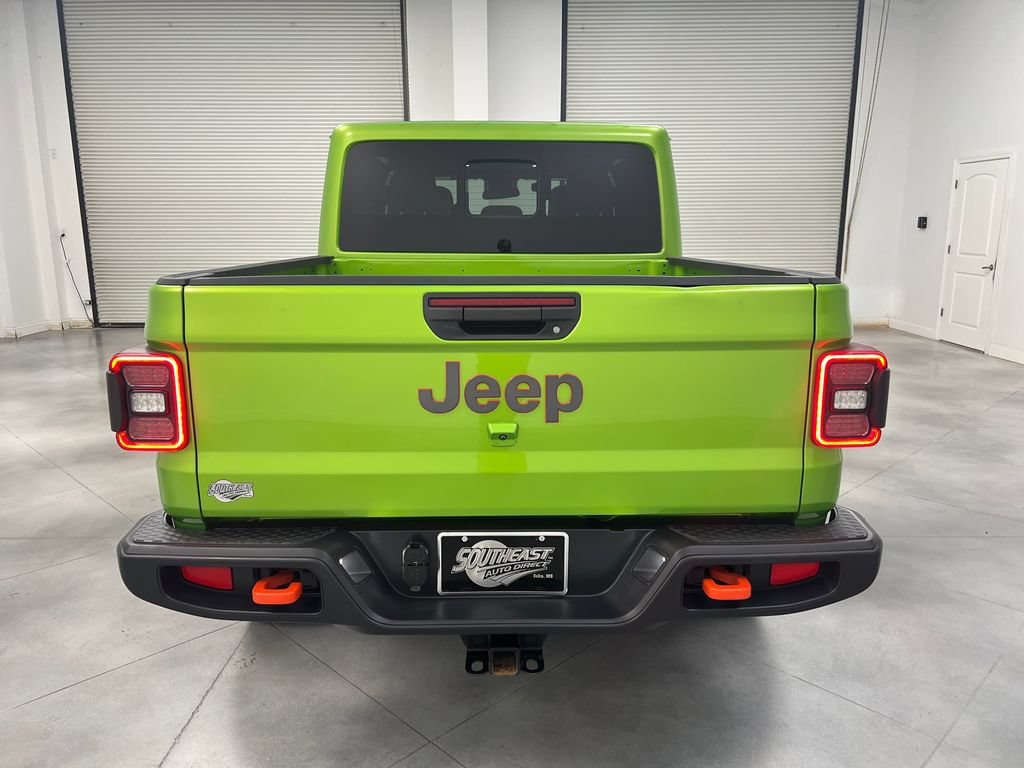 Used 2025 Jeep Gladiator Mojave w/ Convenience Group AWD/4WD image 8