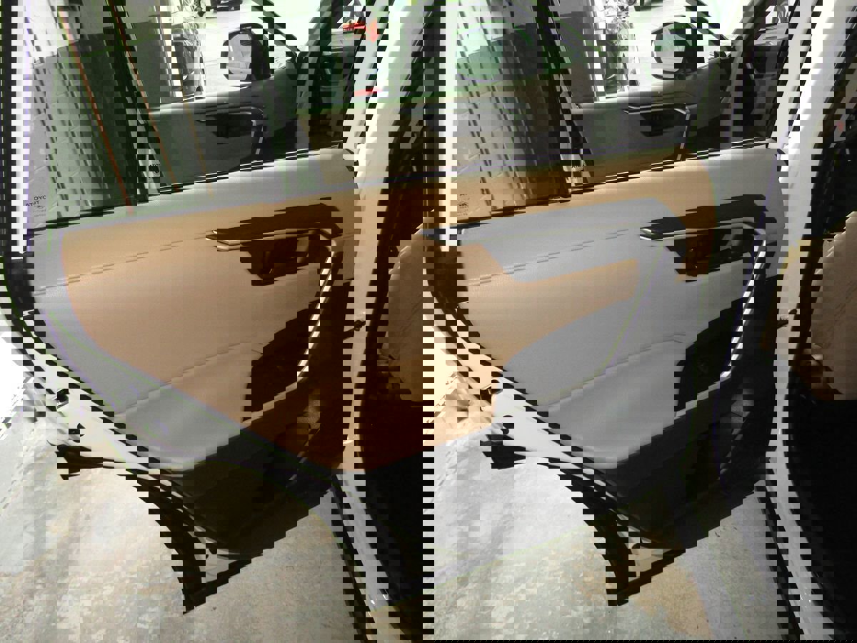 Used 2022 Toyota RAV4 LE image 28