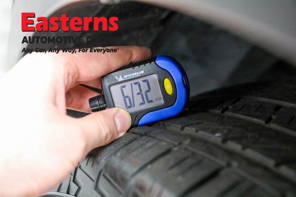 Used 2024 Nissan Pathfinder S image 28