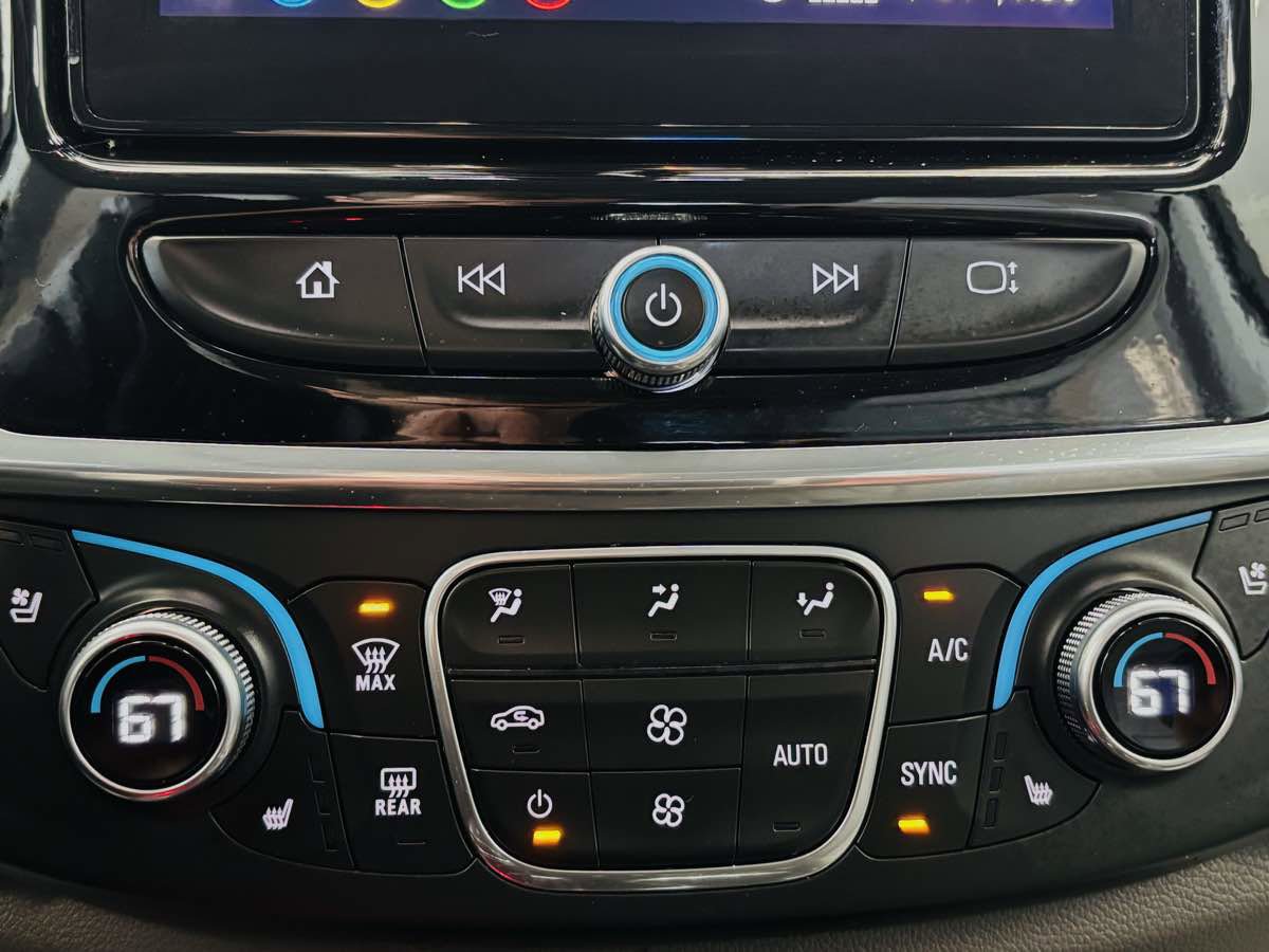 Used 2020 Chevrolet Traverse Premier FWD image 51