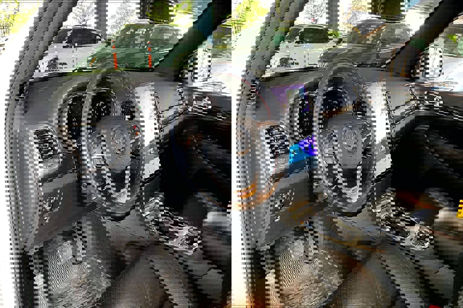 Used 2018 Jeep Grand Cherokee Trailhawk w/ Trailhawk Luxury Group image 17