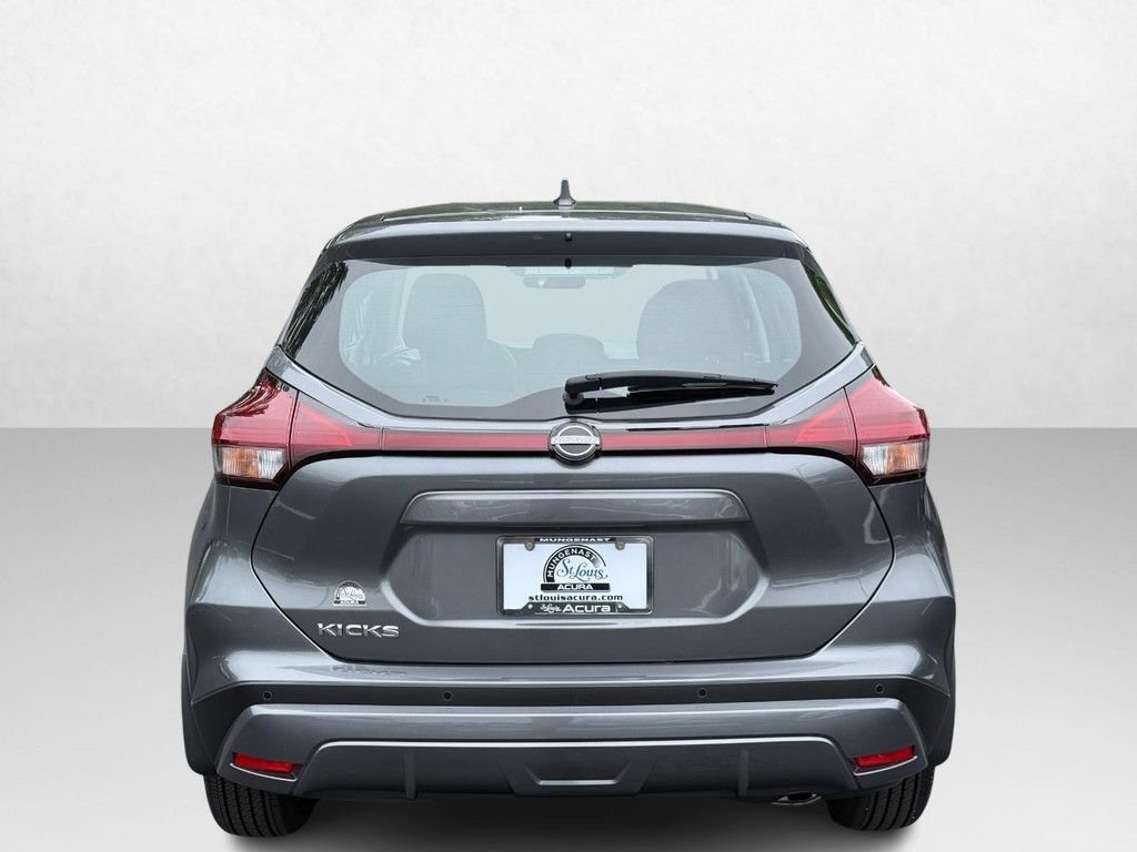 Used 2024 Nissan Kicks S FWD image 7