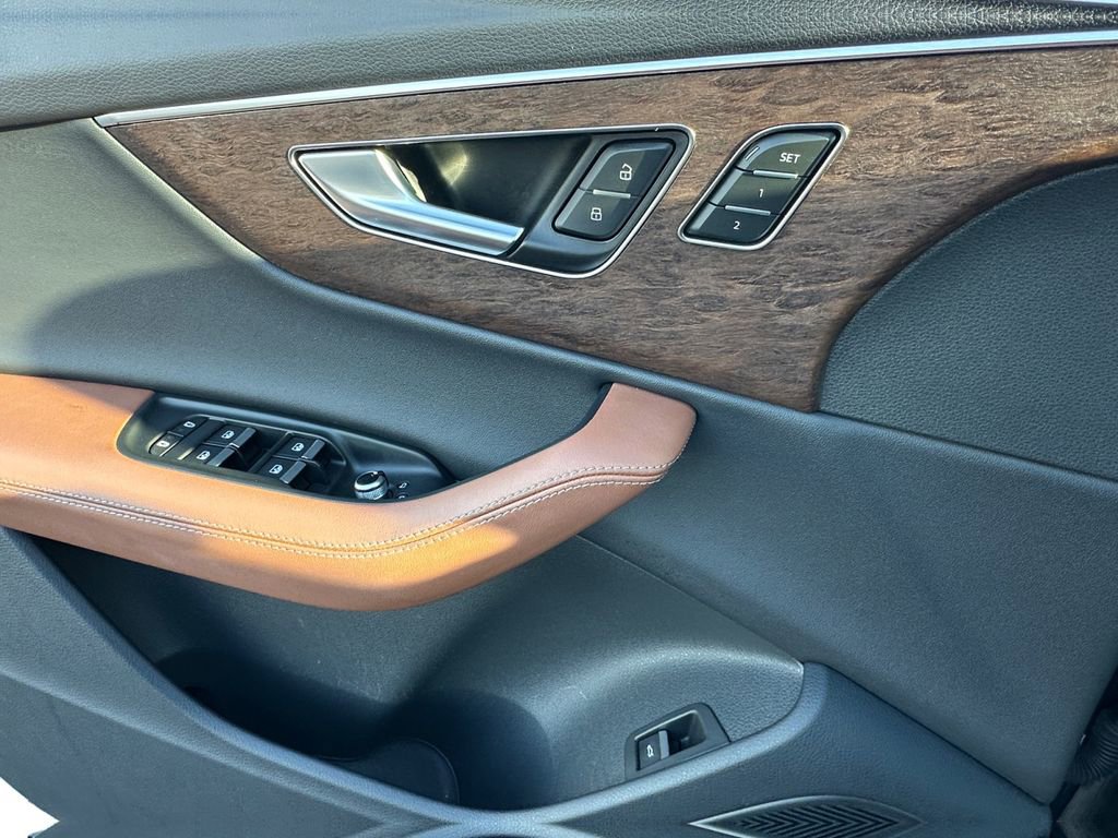 Used 2025 Audi Q7 3.0T Premium Plus image 11