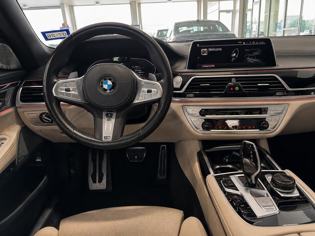 Used 2020 BMW 750i xDrive w/ Autobahn Package AWD/4WD image 3