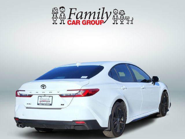 Used 2025 Toyota Camry SE w/ Convenience Package FWD image 4