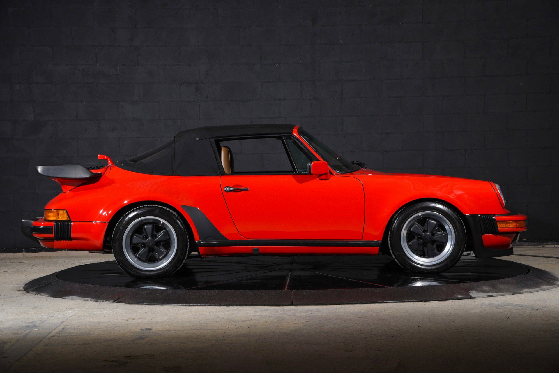 Used 1989 Porsche 911 Carrera RWD image 30