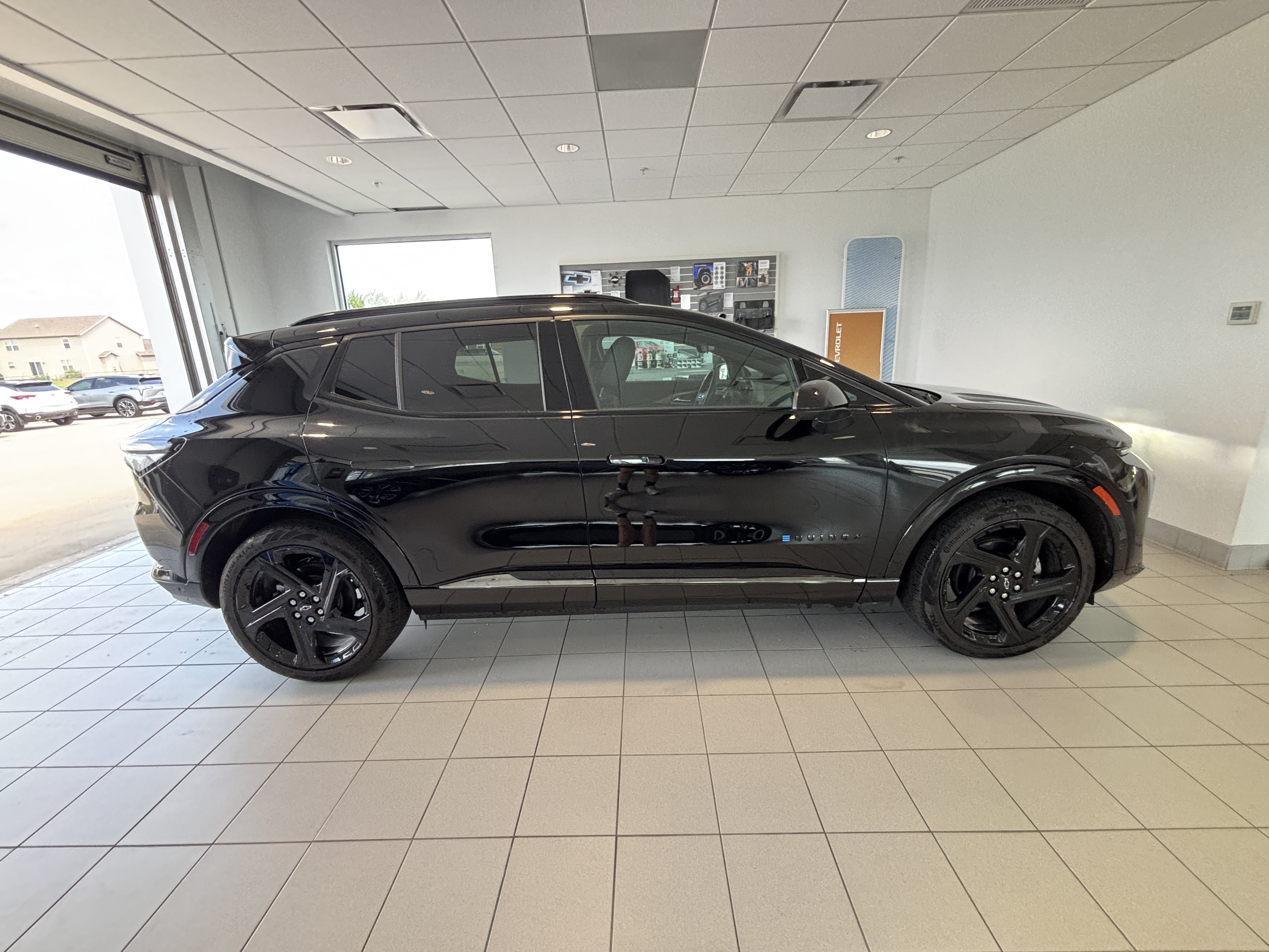 Used 2025 Chevrolet Equinox EV RS w/ Active Safety Package 3 FWD image 6