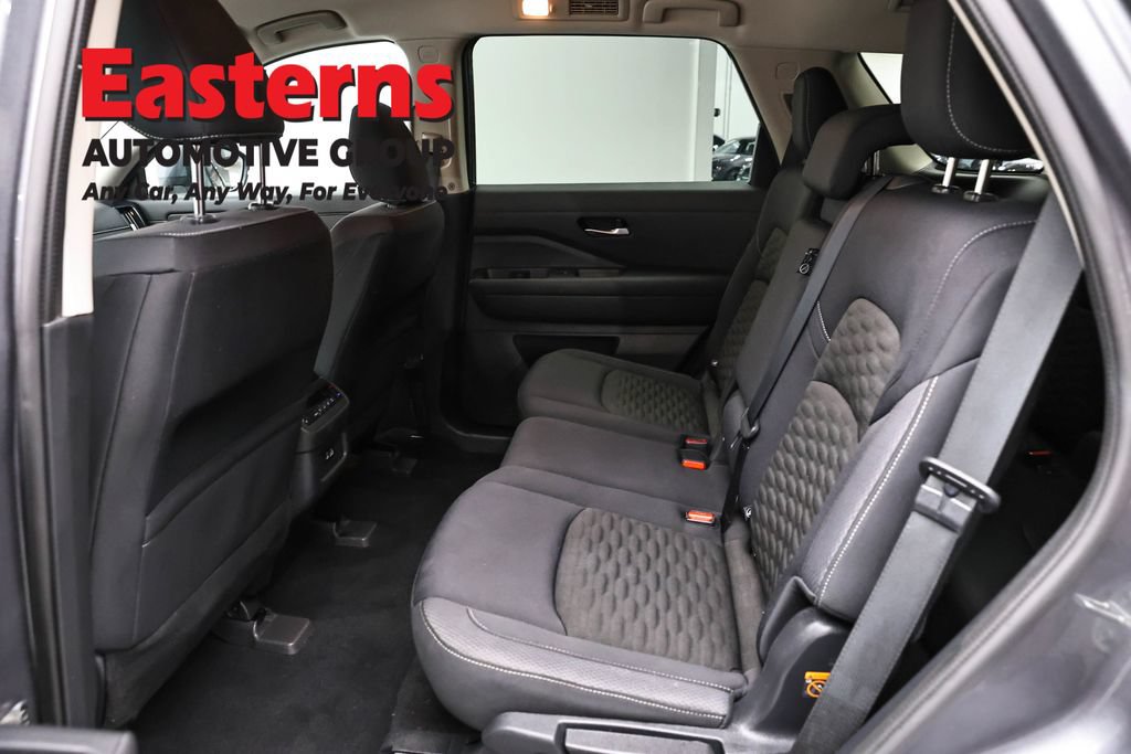 Used 2022 Nissan Pathfinder SV AWD/4WD image 21