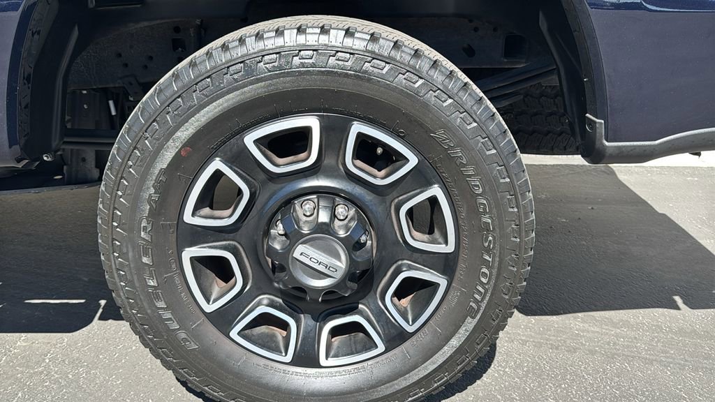 Certified 2024 Ford F250 Platinum w/ FX4 Off-Road Package AWD/4WD image 10