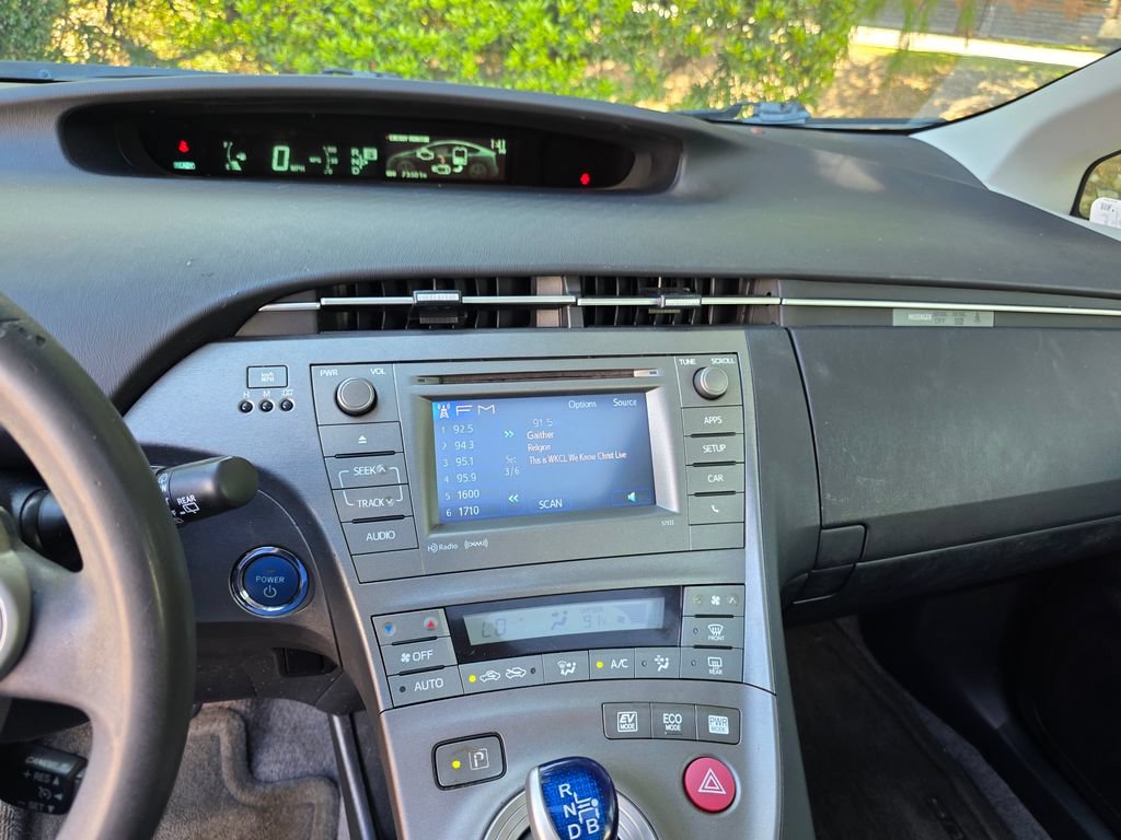 Used 2015 Toyota Prius Three w/ Solar Roof Package FWD image 17