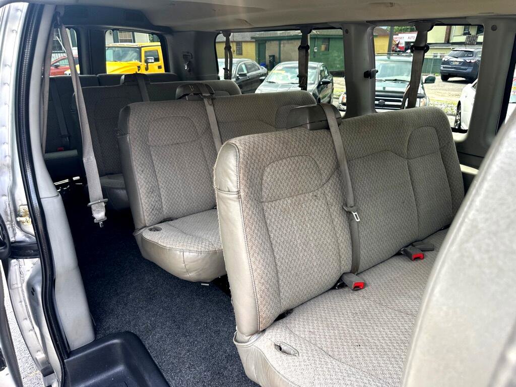 Used 2015 Chevrolet Express 3500 LS image 15
