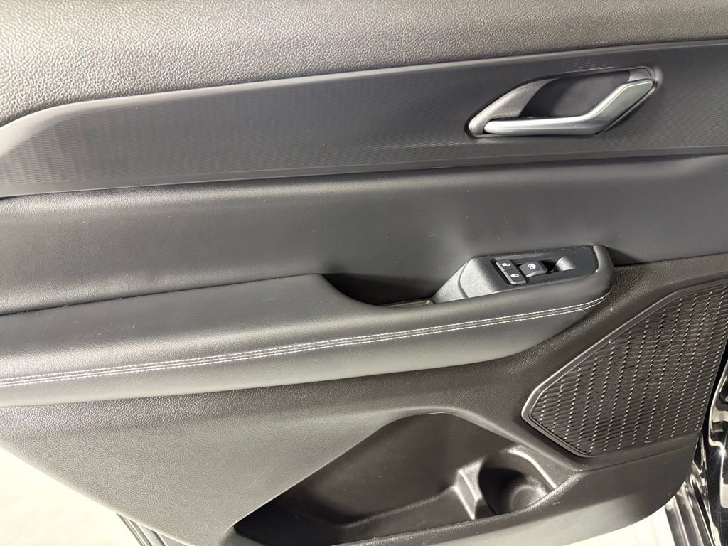 Used 2023 Jeep Grand Cherokee L Laredo AWD/4WD image 34