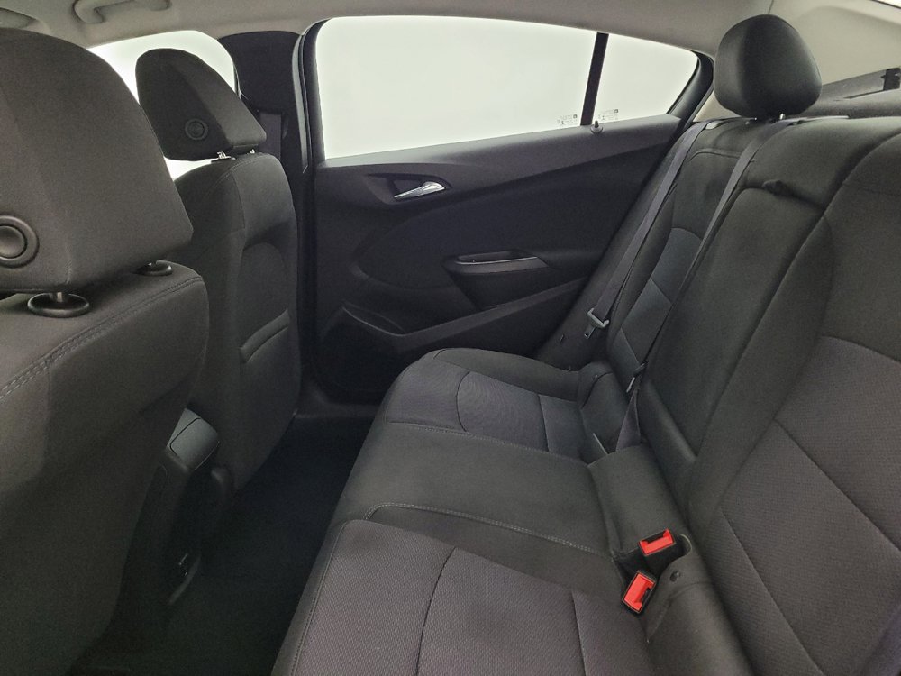Used 2017 Chevrolet Cruze LT FWD image 18