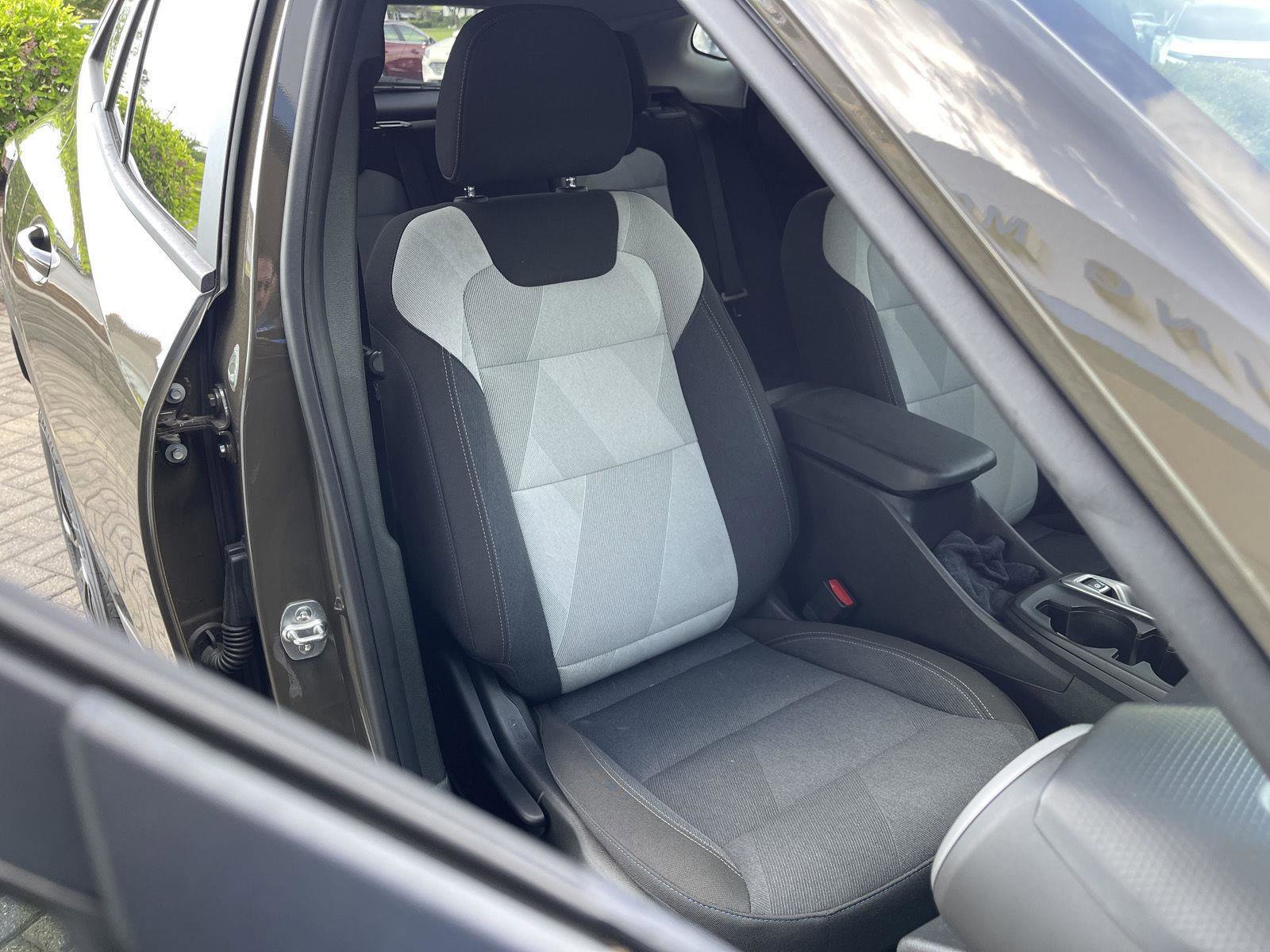 Used 2024 Chevrolet Trax LS w/ LS Convenience Package FWD image 29