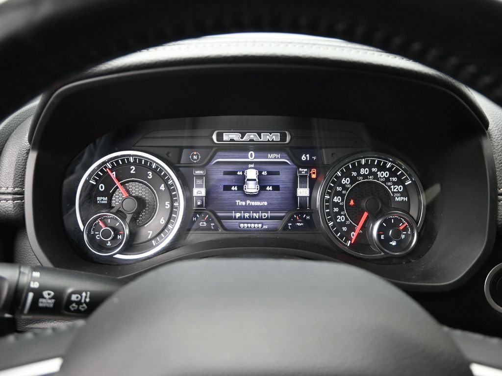 Used 2022 RAM 1500 Laramie AWD/4WD image 11