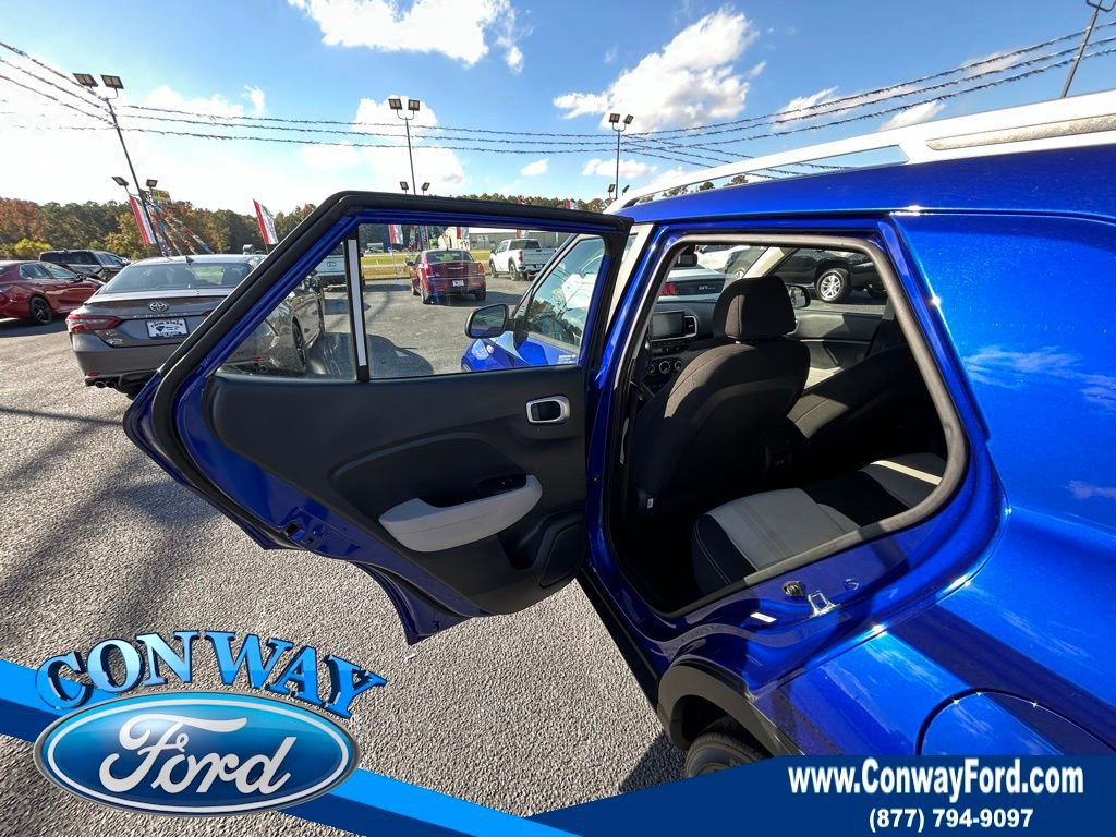 Used 2024 Hyundai Venue SEL image 15