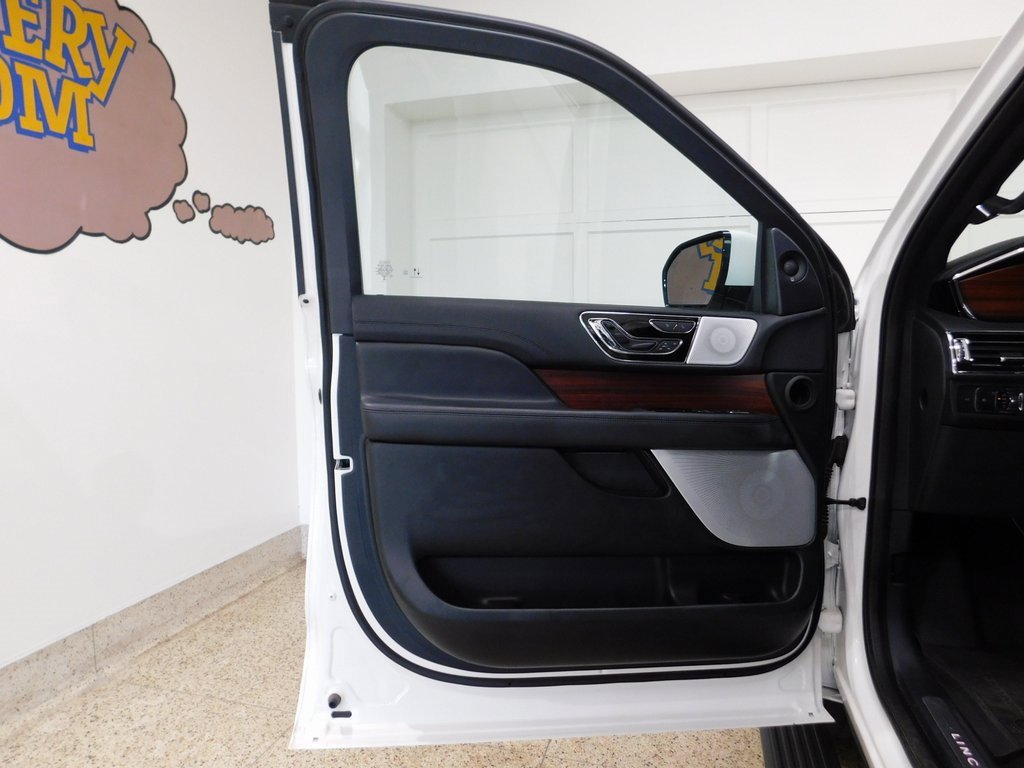 Used 2024 Lincoln Navigator Reserve w/ Equipment Group 201A image 27